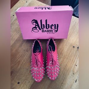 Abbey Dawn by Avril Lavigne Tough Crowd Oxford Flat Hot Pink Skulls size 7 NIB